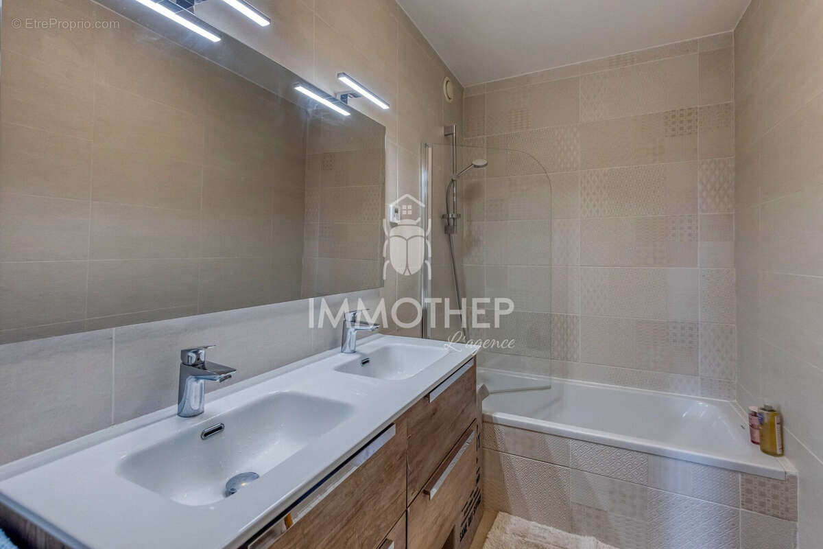 Appartement à MEYLAN