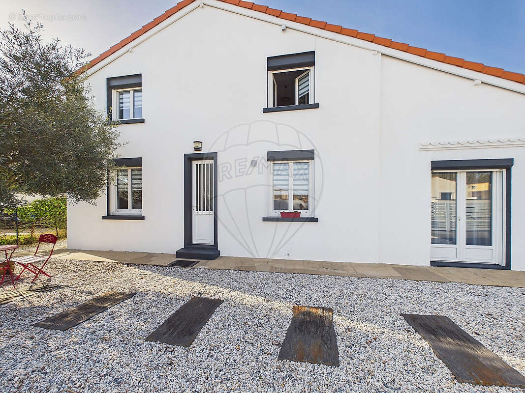 Maison à VAUX-SUR-MER