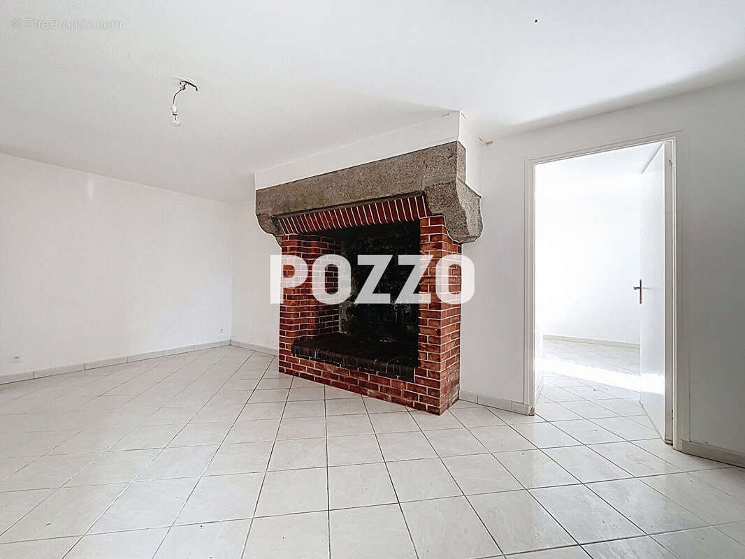 Maison à MONTAIGU-LES-BOIS