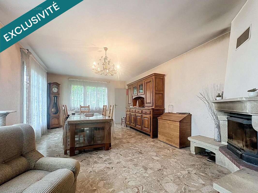 Photo 3 - Maison à ESSERTENNE-ET-CECEY