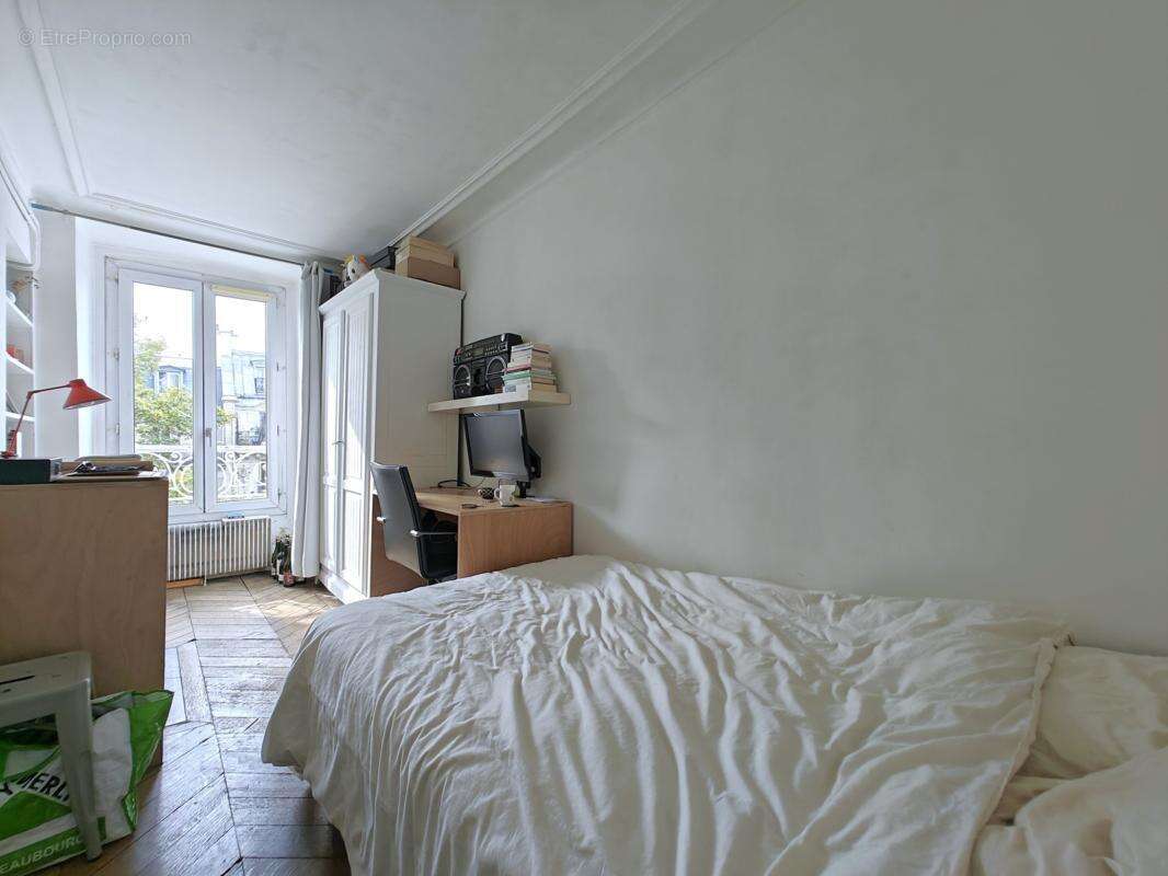 Appartement à PARIS-10E