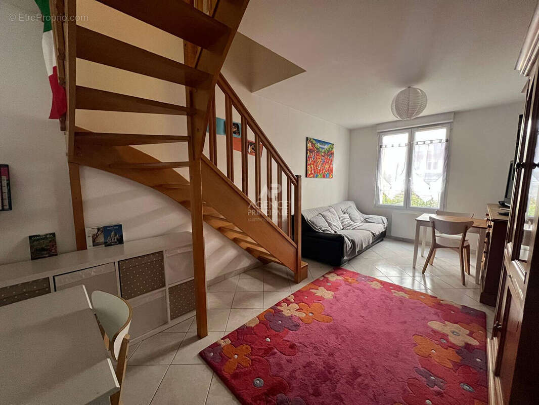 Appartement à HOUILLES