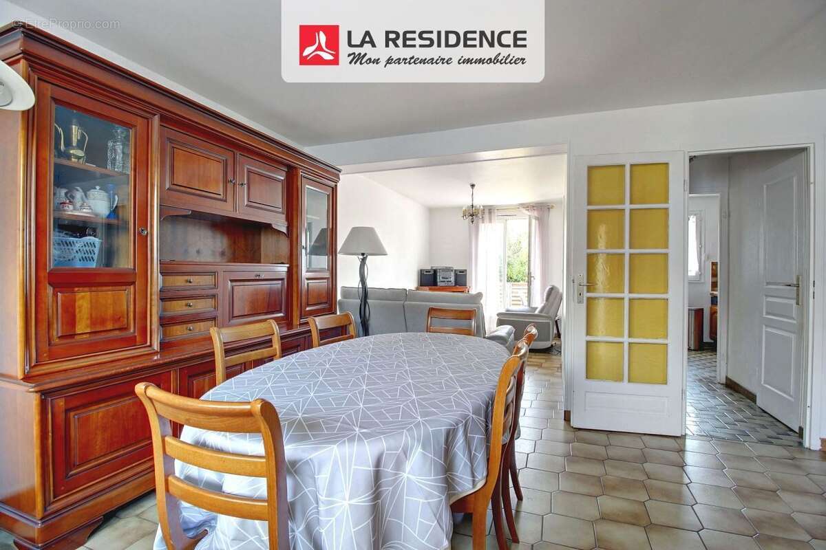 Maison à SAINT-ETIENNE-DU-ROUVRAY