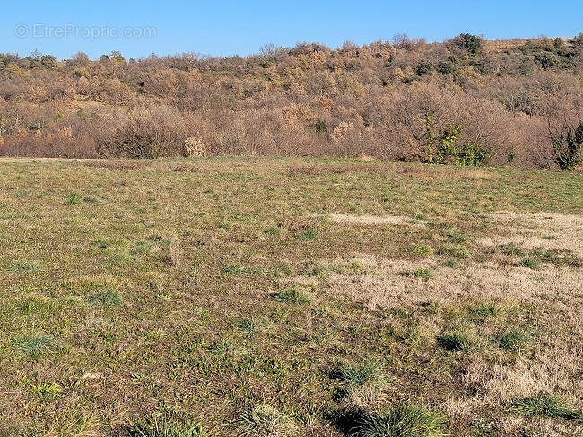 Terrain à OPOUL-PERILLOS