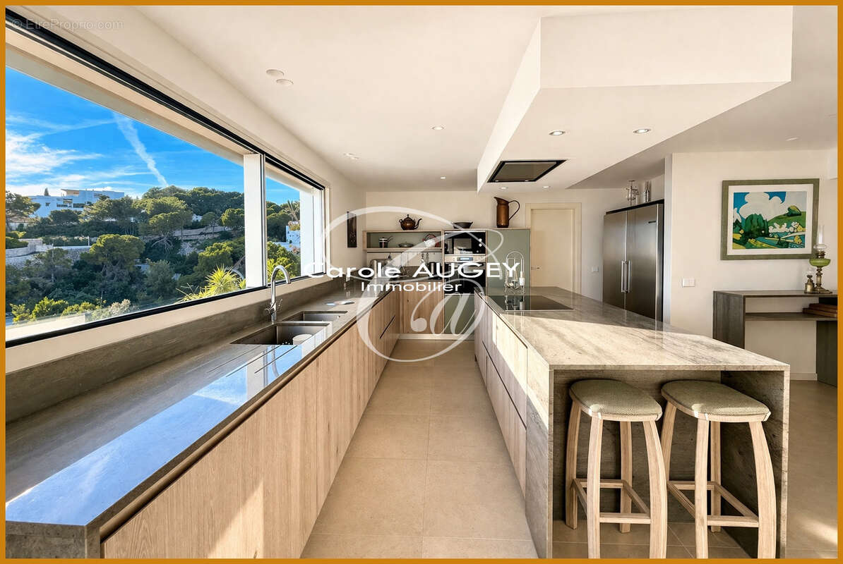 Maison à SAINT-CIERGE-LA-SERRE