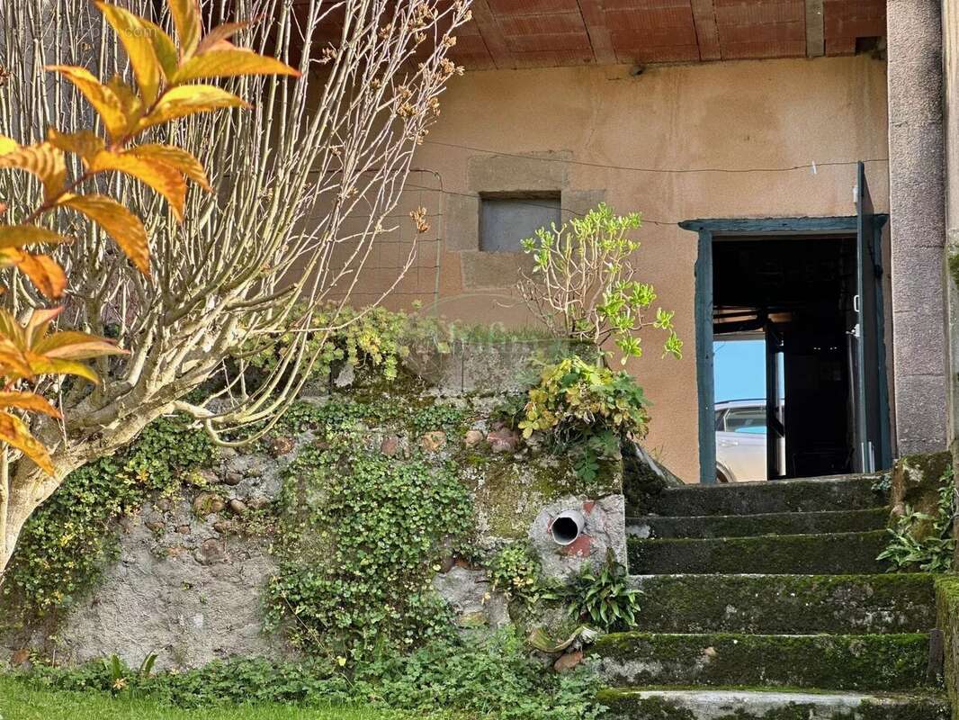 Appartement à MONLEON-MAGNOAC