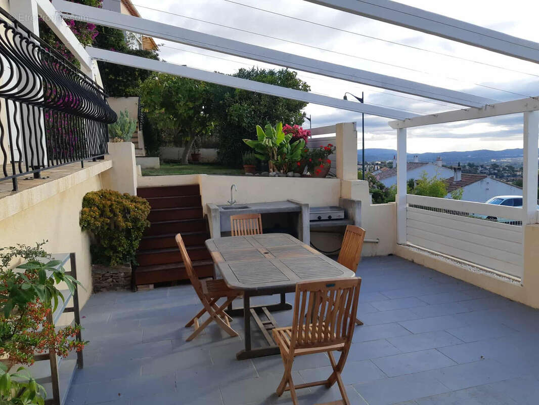 Appartement à HYERES