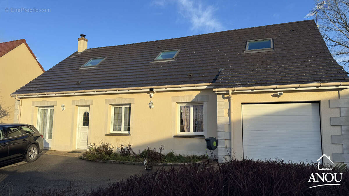 Maison à SAINT-DENIS-LES-PONTS