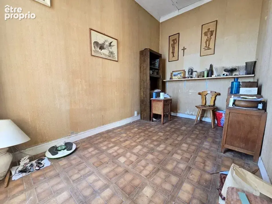 Proche Libération 2 et 3 Pièces à rénover vues panoramiques - photo 16