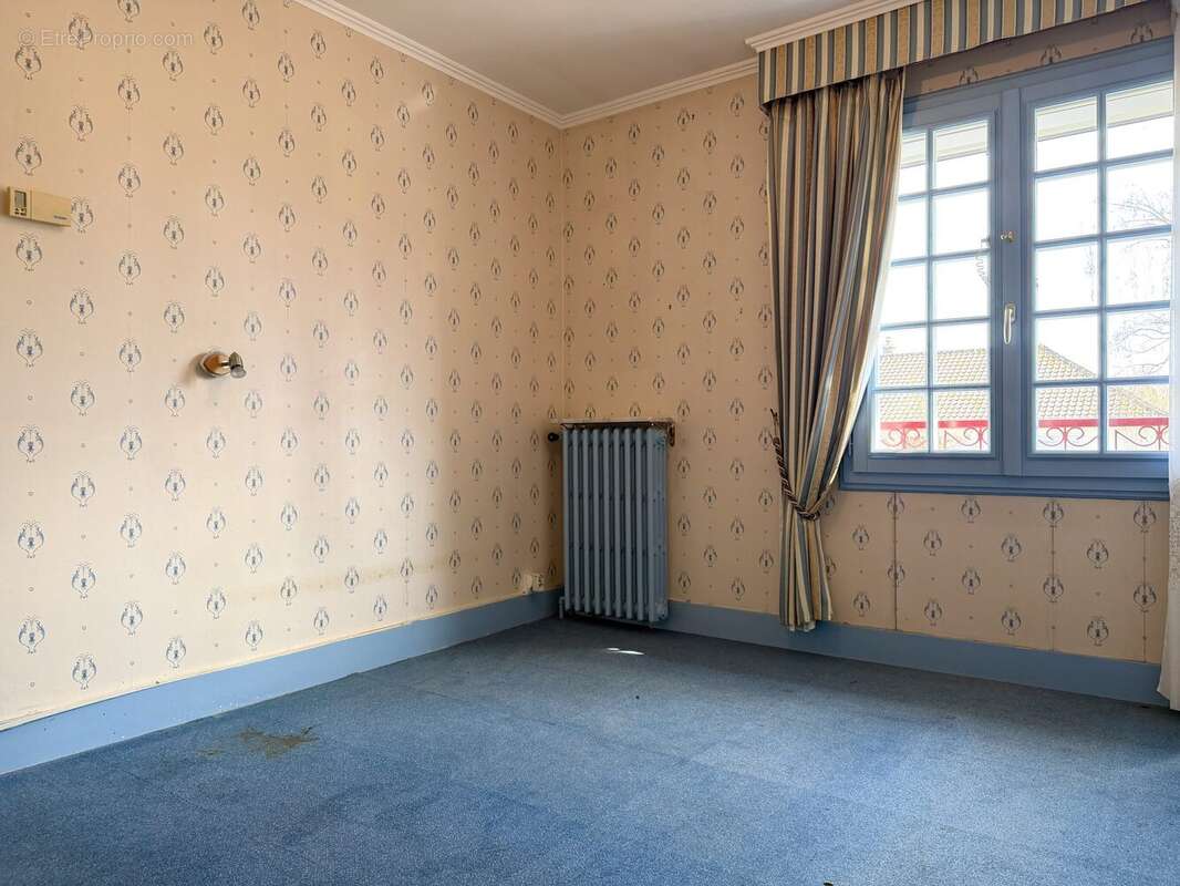 Chambre 1 - Maison à MAMERS