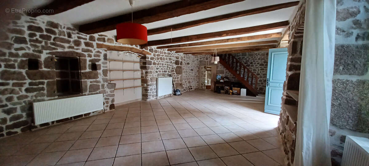 Maison à ENTRAYGUES-SUR-TRUYERE