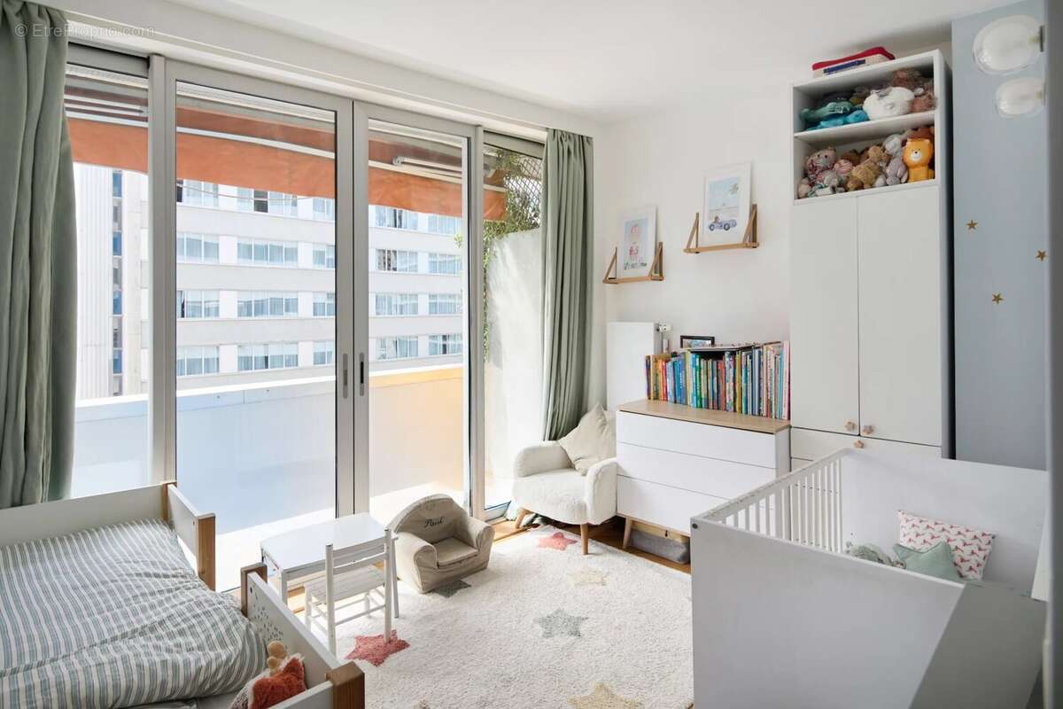 Appartement à PARIS-15E