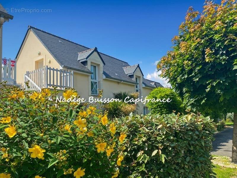 Appartement à COLLEVILLE-SUR-MER