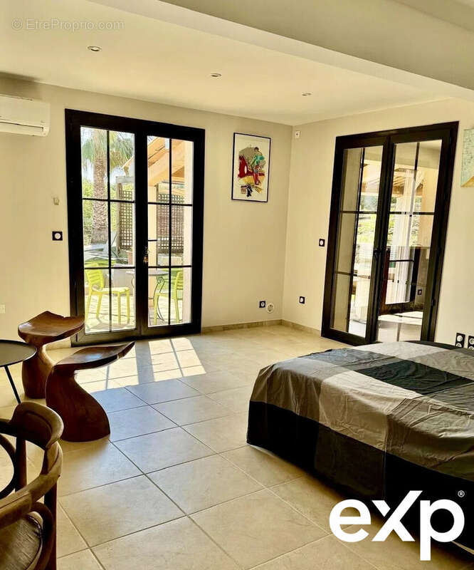 Maison à PLAN-DE-LA-TOUR