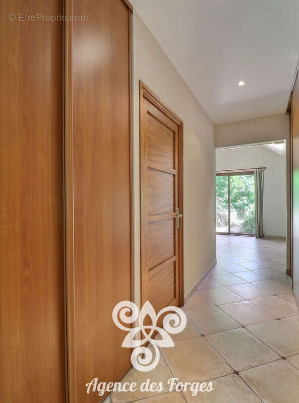Maison d'architecte de 291m² - 6 chambres - avec piscine intérieure & spa - Carquefou - photo 11