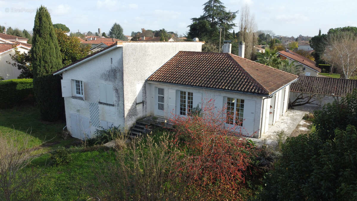 Maison à LE PASSAGE