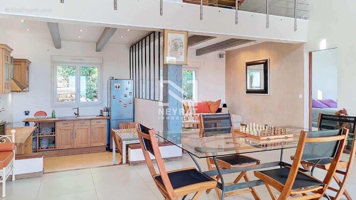 Maison à MONTAUROUX