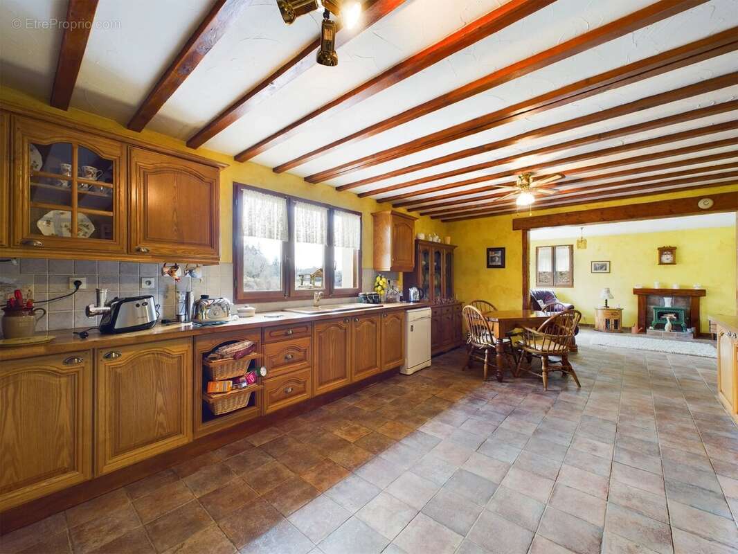 Maison à CHAMPNIERS-ET-REILHAC