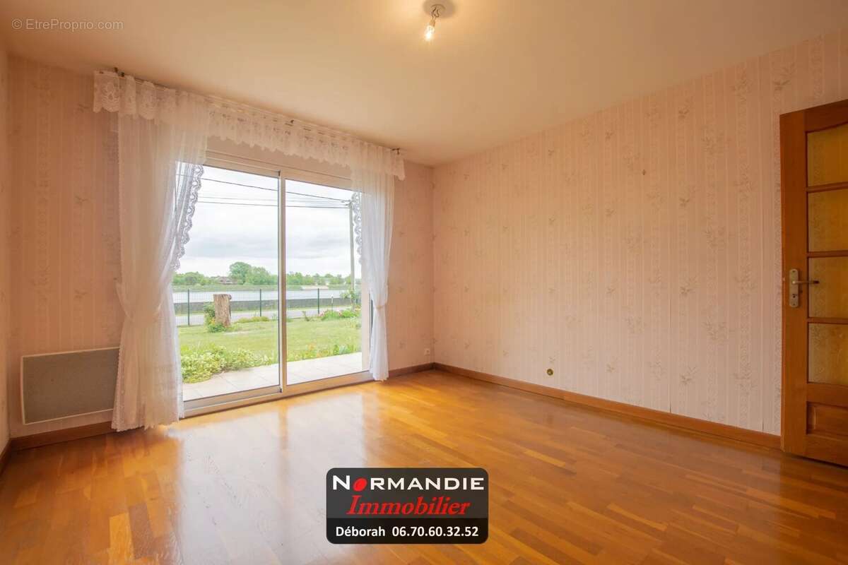 Maison à LE MESNIL-SOUS-JUMIEGES