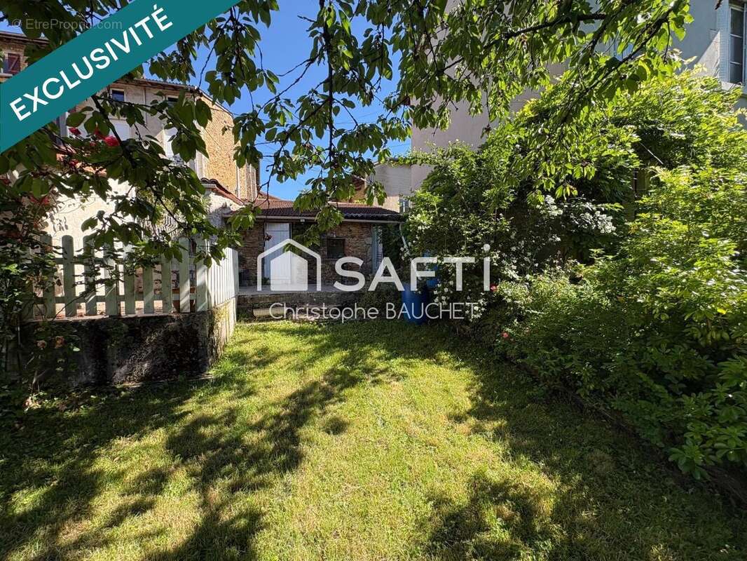 Photo 7 - Maison à JUJURIEUX