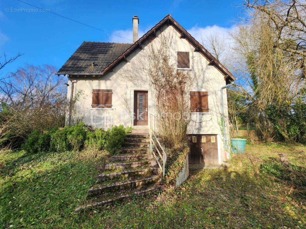 Maison à THORIGNY-SUR-OREUSE