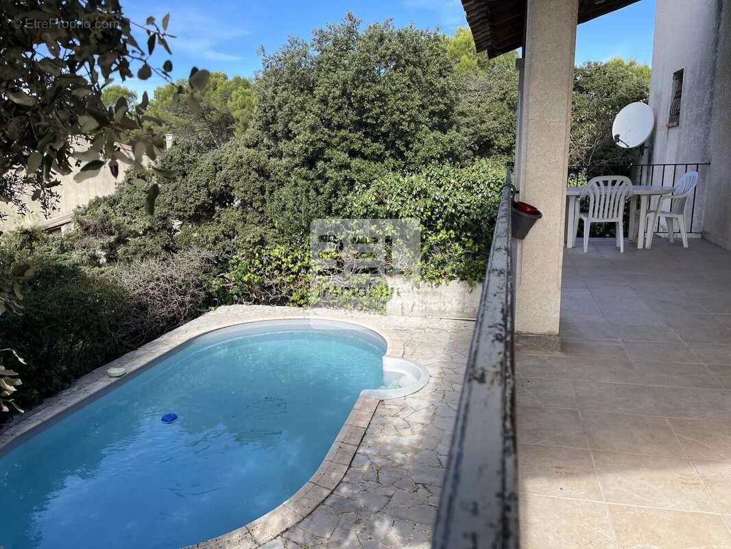 Maison à LES ANGLES