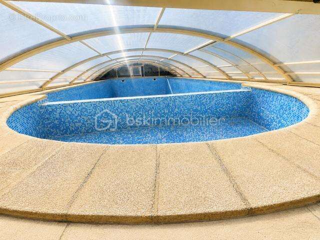 Maison de village - garage - hangars - cave - jardin - piscine - photo 10