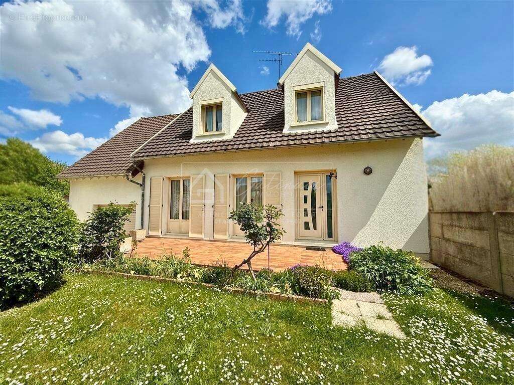 Maison à MILLY-LA-FORET