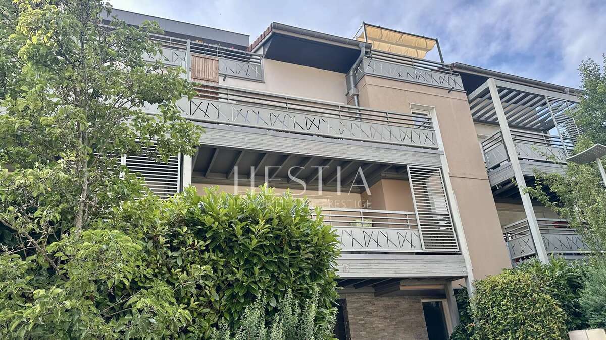 Annecy-le-Vieux – T2 lumineux avec grand balcon et garage fermé - photo 8