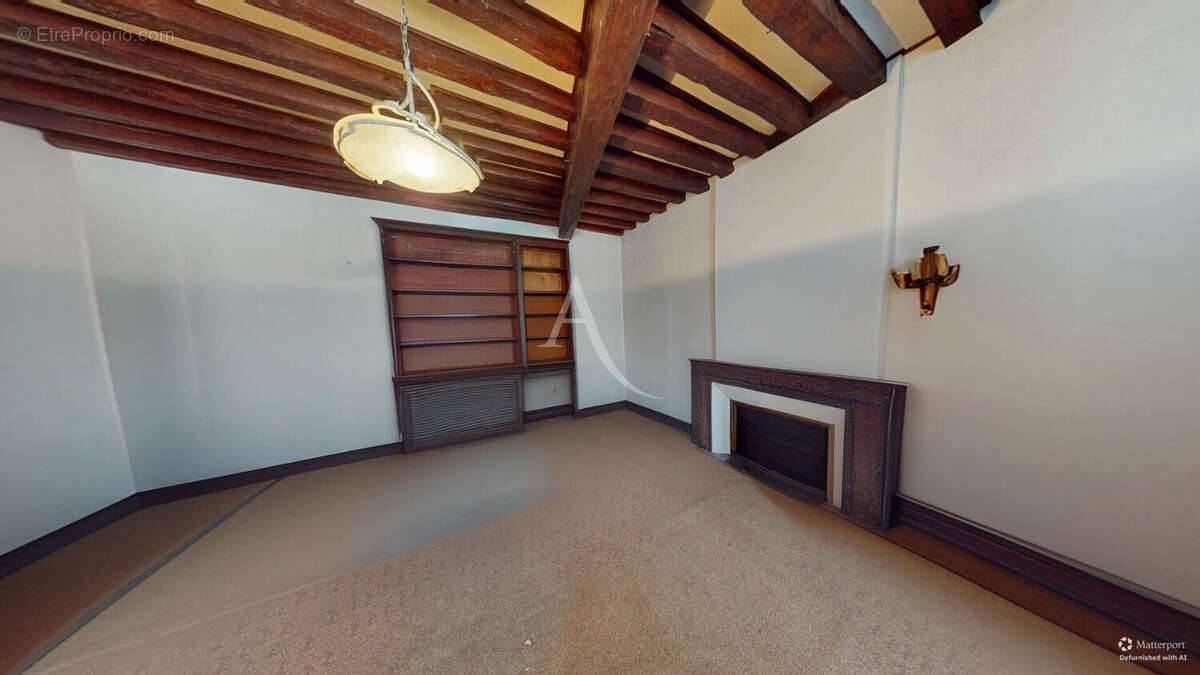Maison de caractère à rénover. Centre-bourg 330,31 m² habitables sur 17 958 m² de terrain - photo 9