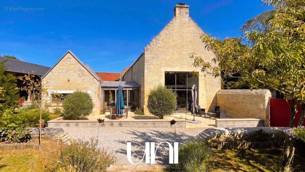 Maison 7 pièces de 264m2 avec jardin clos - Mathieu - photo 4