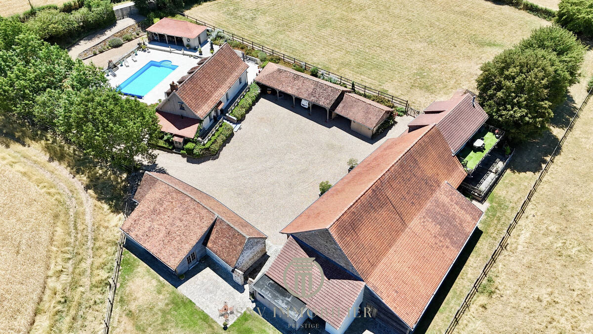 Maison à PARAY-LE-MONIAL