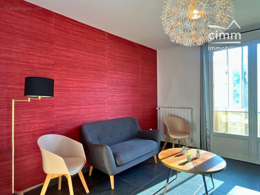 Appartement 63 m² à Fontaine  - photo 2