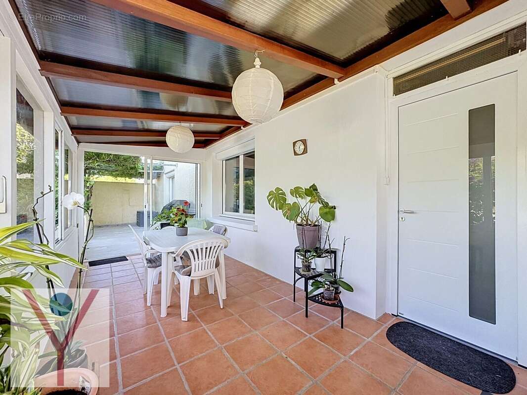Maison 197 m² à Villars-Les-Dombes  - photo 9