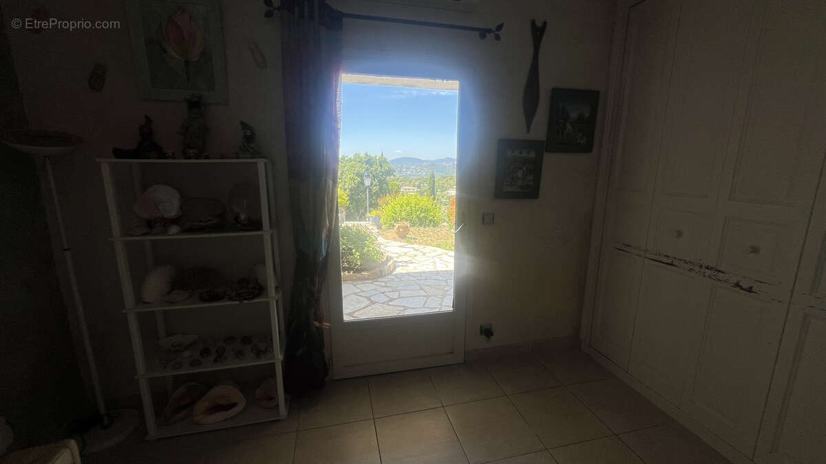 Maison à ROQUEBRUNE-SUR-ARGENS