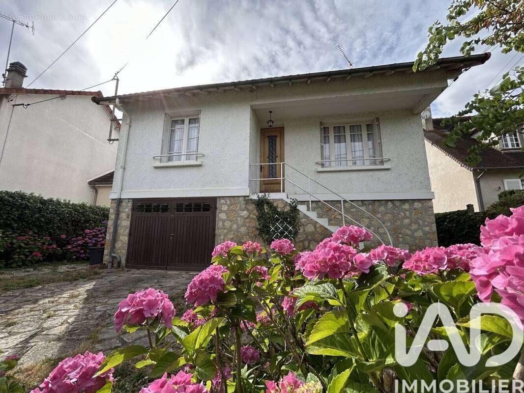 Photo 1 - Maison à SAINT-AMAND-MONTROND