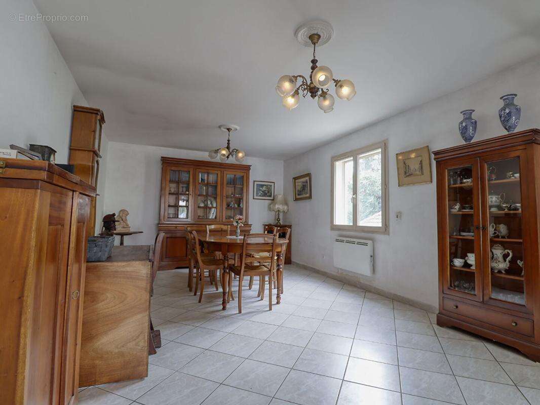 Maison de plain-pied de 110 m² - 3 chambres - Garage - Véranda -Terrain de 682 m² - photo 2