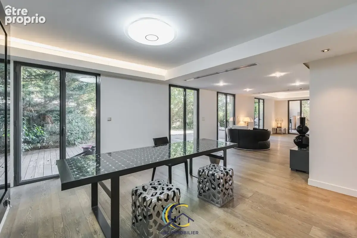 Rare : rdj d'exception avec jardin de 400m2 — résidence villa cadenelle - photo 13