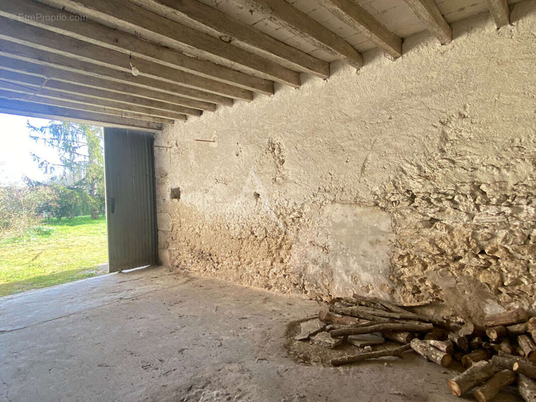 Maison à SAINT-SULPICE-DE-POMMERAY