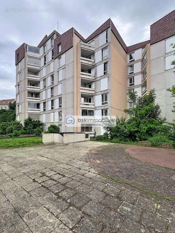 Appartement à CORBEIL-ESSONNES