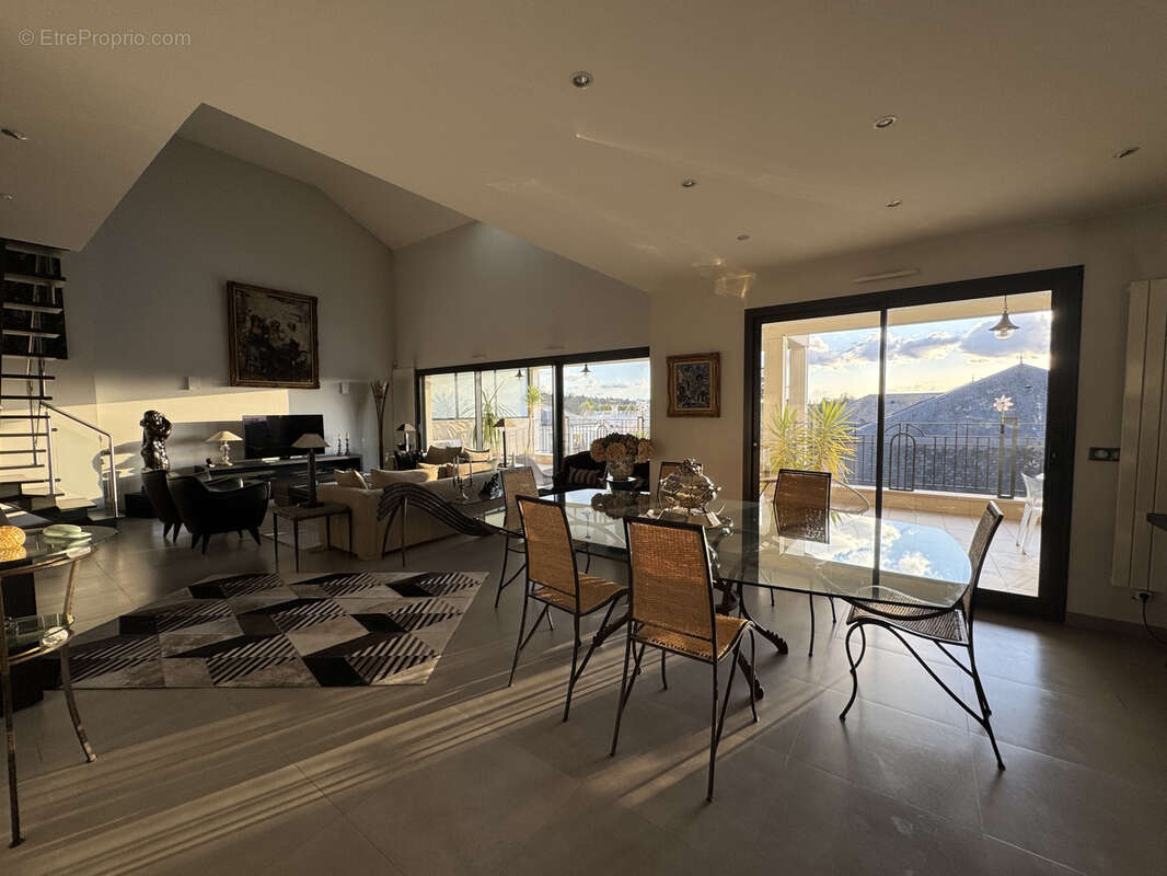 Appartement à SAINT-MAUR-DES-FOSSES