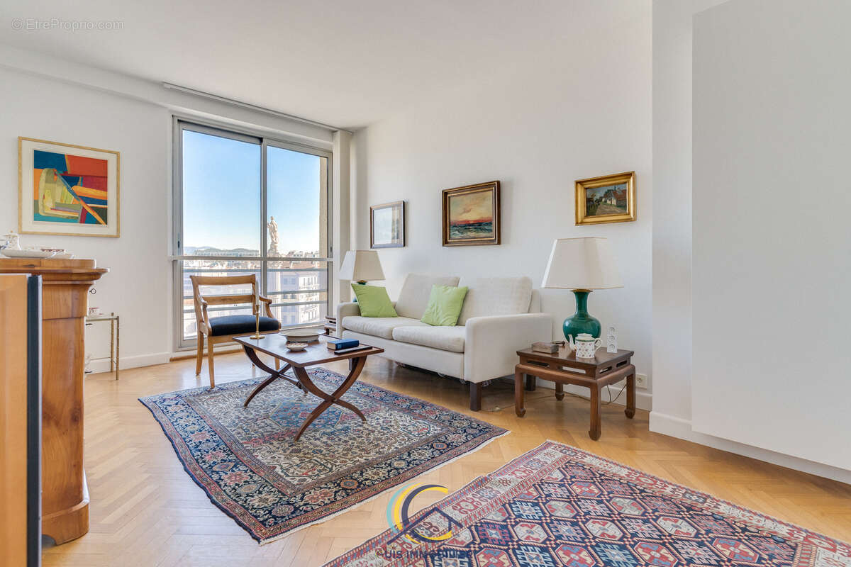 Appartement à MARSEILLE-6E