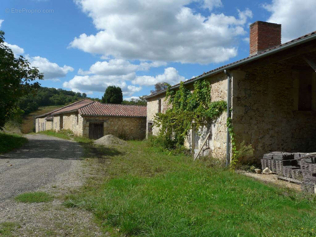Domaine de caractere a renover sur 3 h - photo 15