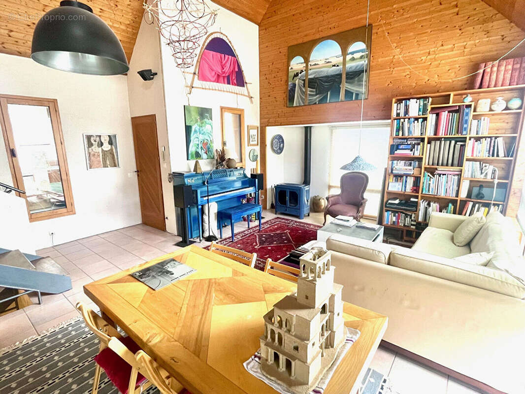 Maison à SAINT-CYR-SUR-LOIRE