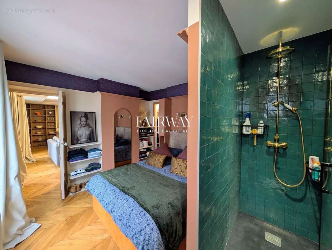 Appartement à PARIS-8E