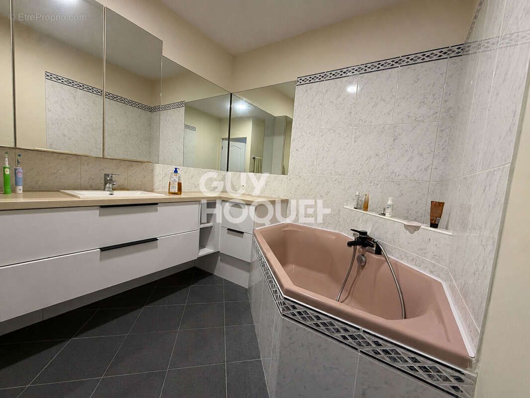 Appartement Caluire Et Cuire - Résidence les Hauts de Caluire - T4 / T5 familial 106.2 m2 - photo 8