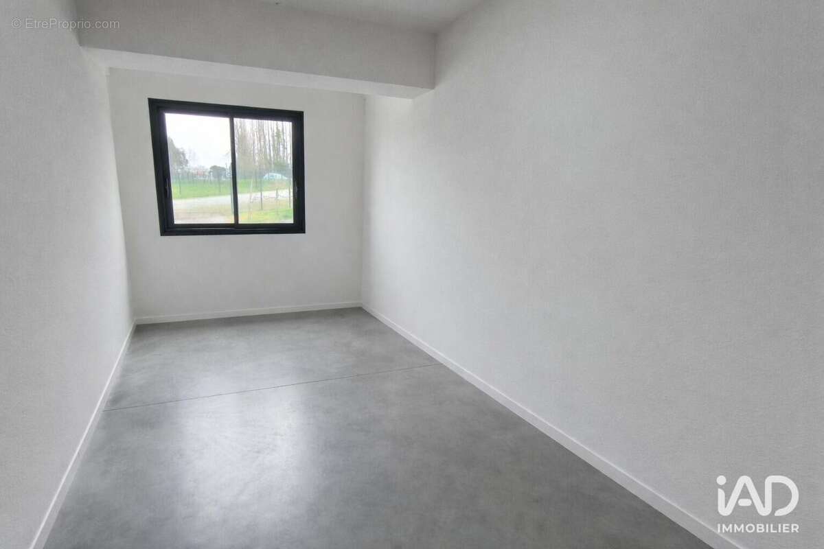 Photo 8 - Commerce à BELLOCQ