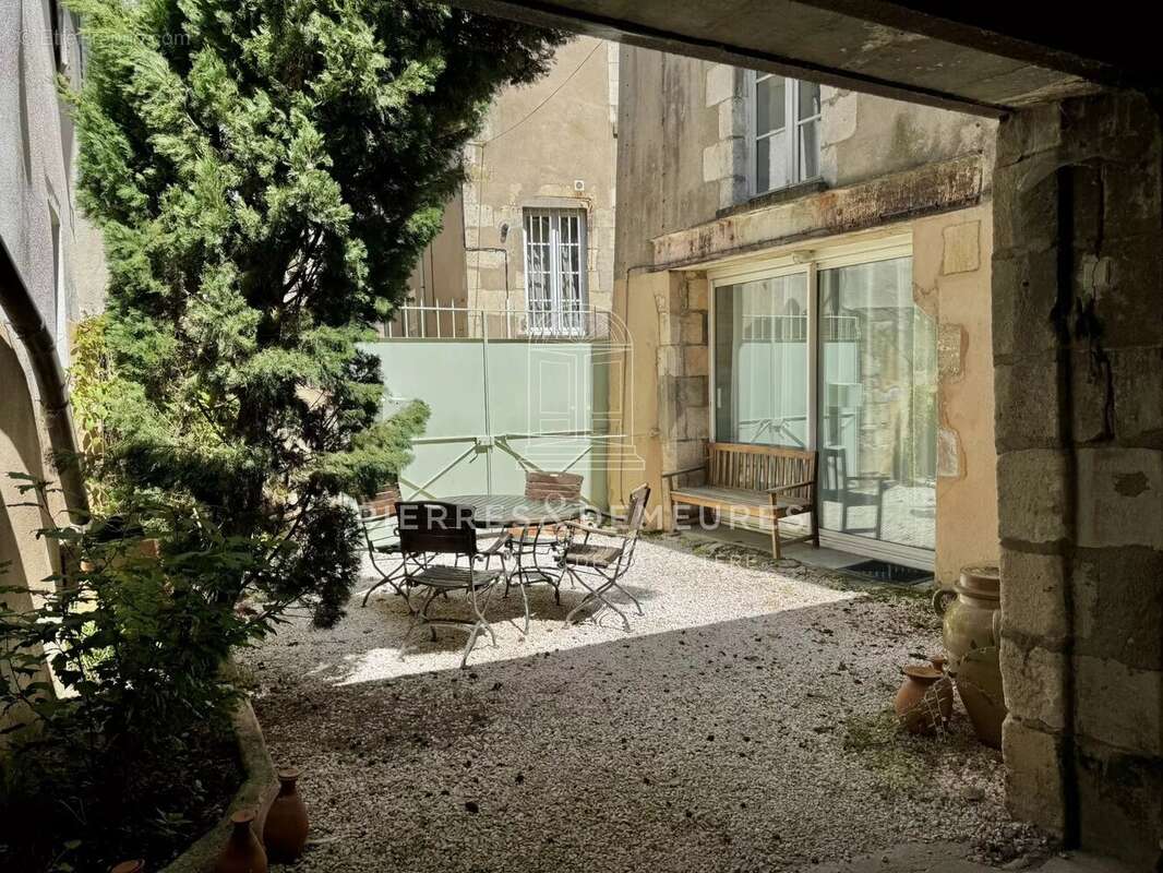 Maison de charme du XVIIe siècle avec 4 suites et bain nordique à La Charité-sur-Loire - photo 3