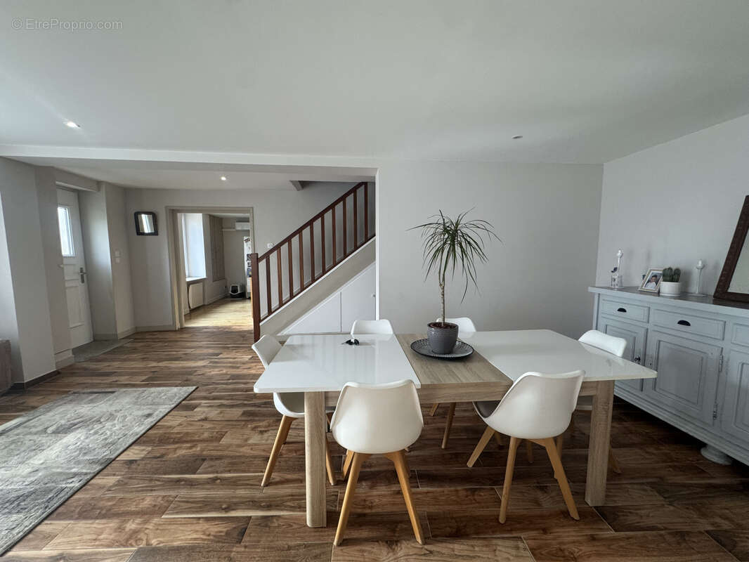 Maison à COGNAC-LA-FORET