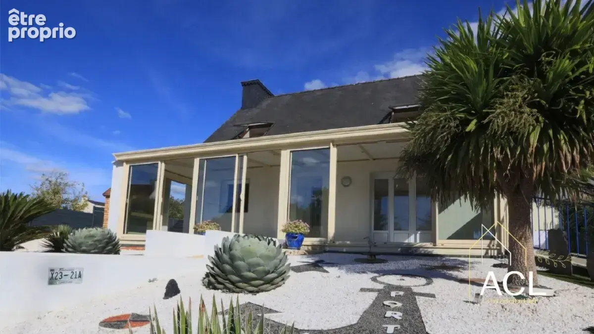 Maison rénovée de 4 chambres avec commerces à pieds - photo 1